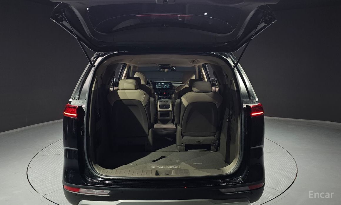 2021 Kia Carnival IV 9-Seater Prestige с пробегом 55 182 км
