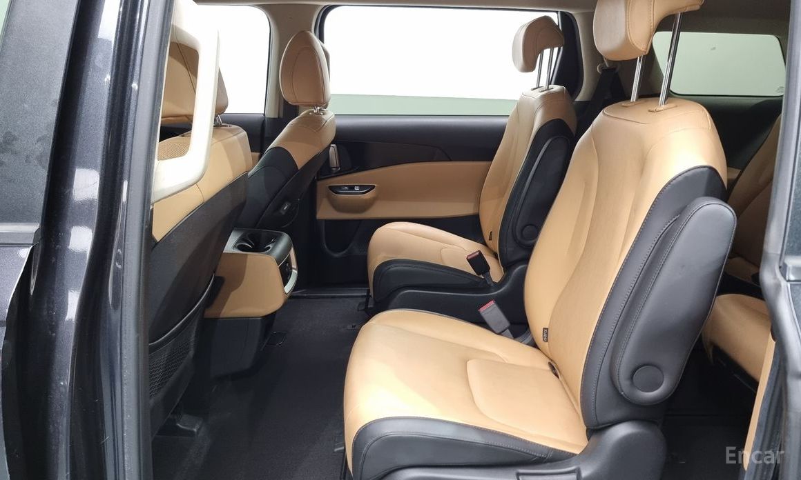 2021 Kia Carnival IV 9-Seater Prestige с пробегом 55 235 км