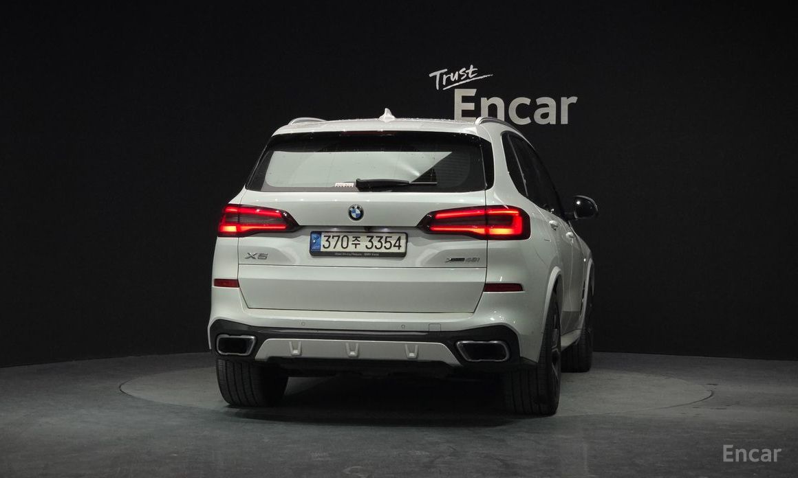 2021 BMW X5 IV (G05/G18) xDrive 40i M Sport с пробегом 84 096 км