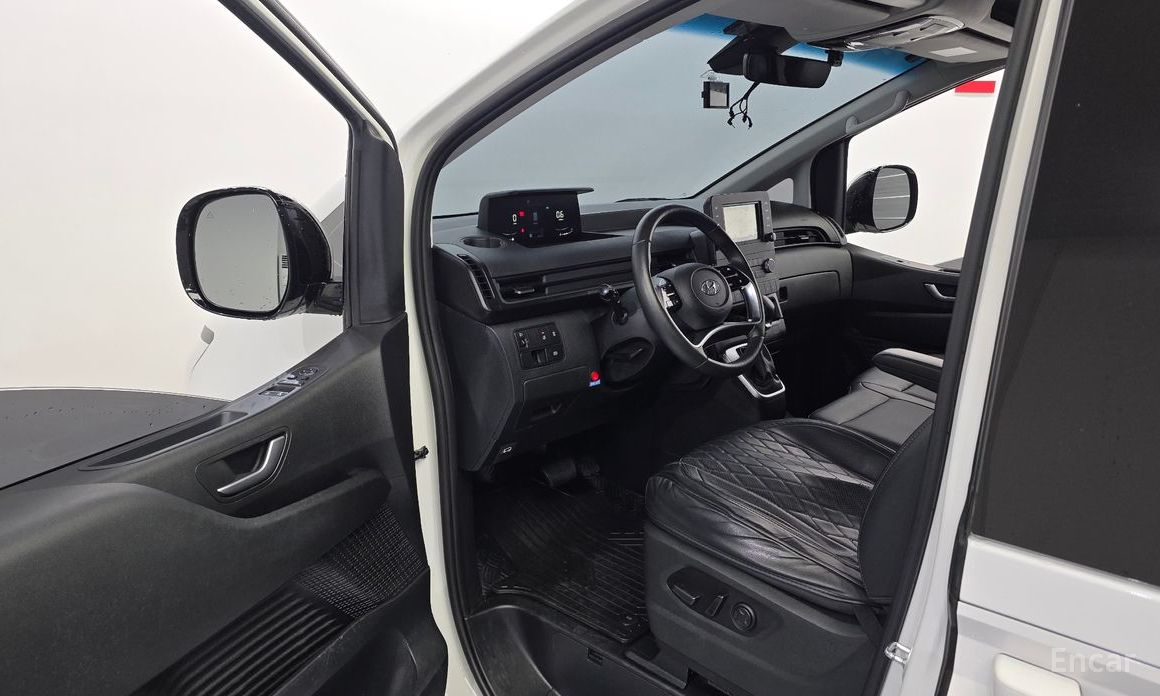 2022 Hyundai Staria  disability support car с пробегом 65 970 км