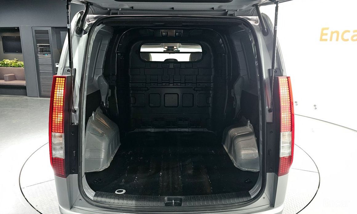 2022 Hyundai Staria  Cargo 5-Seater Modern с пробегом 104 624 км