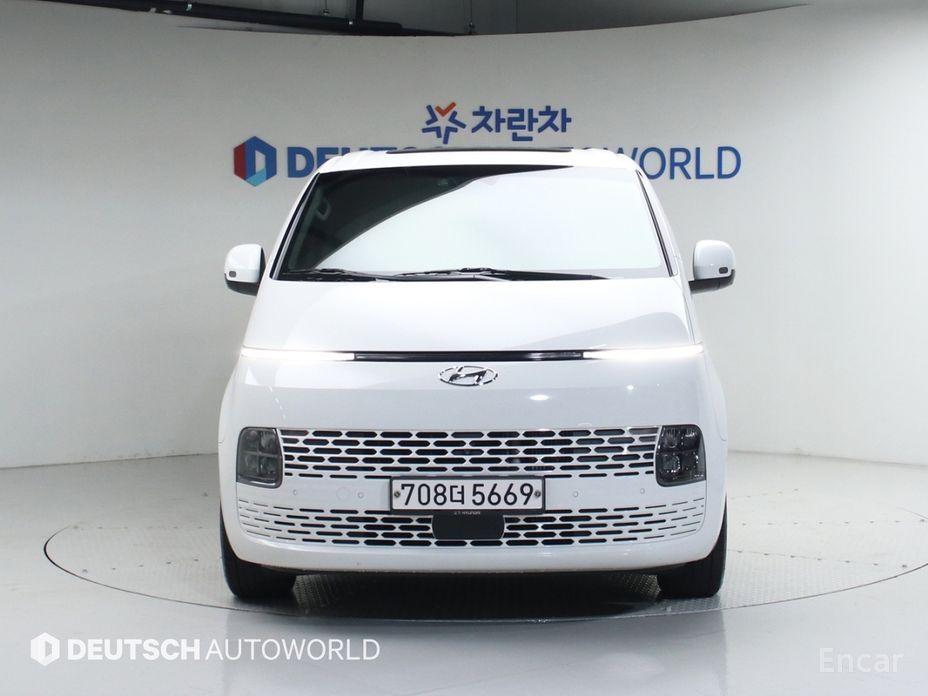 2021 Hyundai Staria  Tourer 11-Seater Modern с пробегом 66 840 км