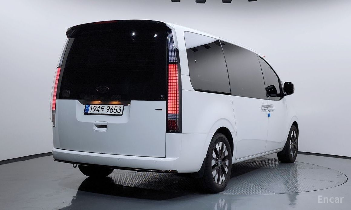 2021 Hyundai Staria  4WD Lounge 9-Seater Inspiration с пробегом 30 547 км