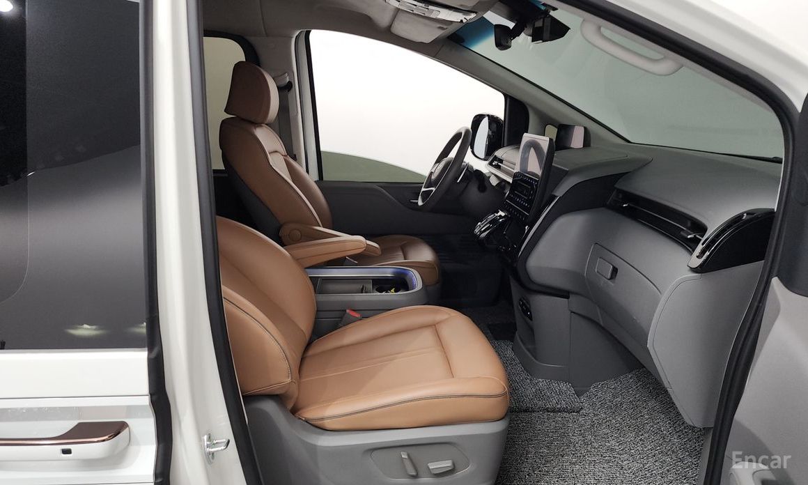 2021 Hyundai Staria  4WD Lounge 9-Seater Inspiration с пробегом 30 547 км