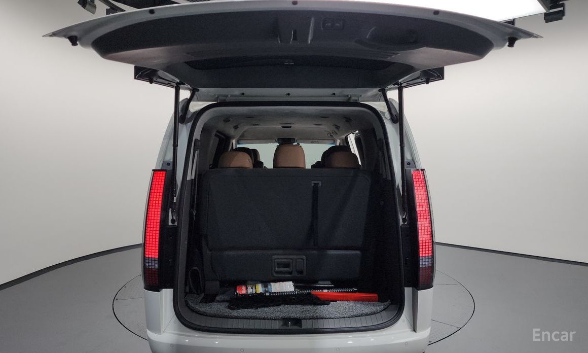 2021 Hyundai Staria  4WD Lounge 9-Seater Inspiration с пробегом 30 547 км