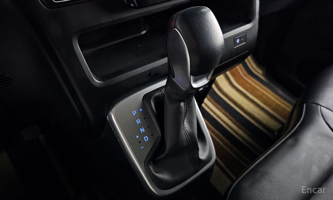2021 Hyundai Staria  Tourer 9-Seater Modern с пробегом 96 161 км