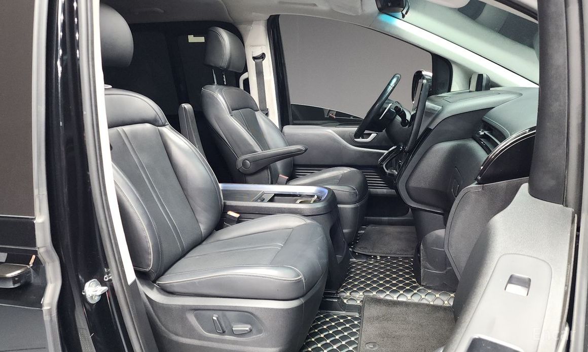 2021 Hyundai Staria  4WD Lounge 7-Seater Inspiration с пробегом 110 969 км