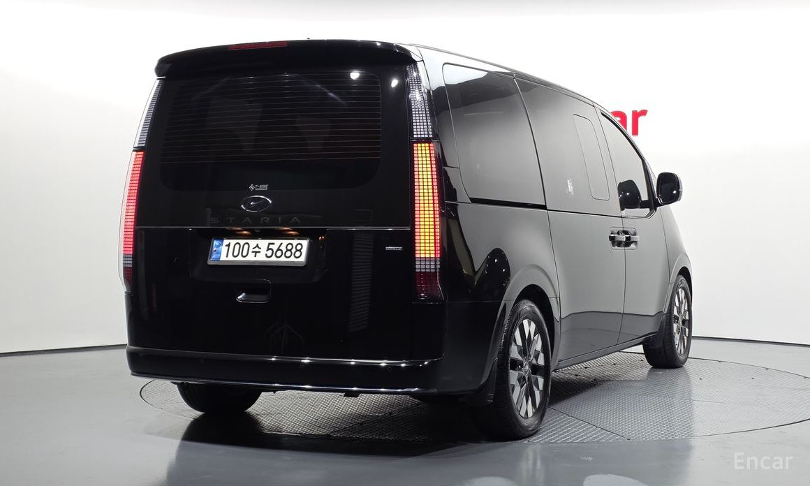 2022 Hyundai Staria  4WD Lounge 9-Seater Inspiration с пробегом 77 762 км