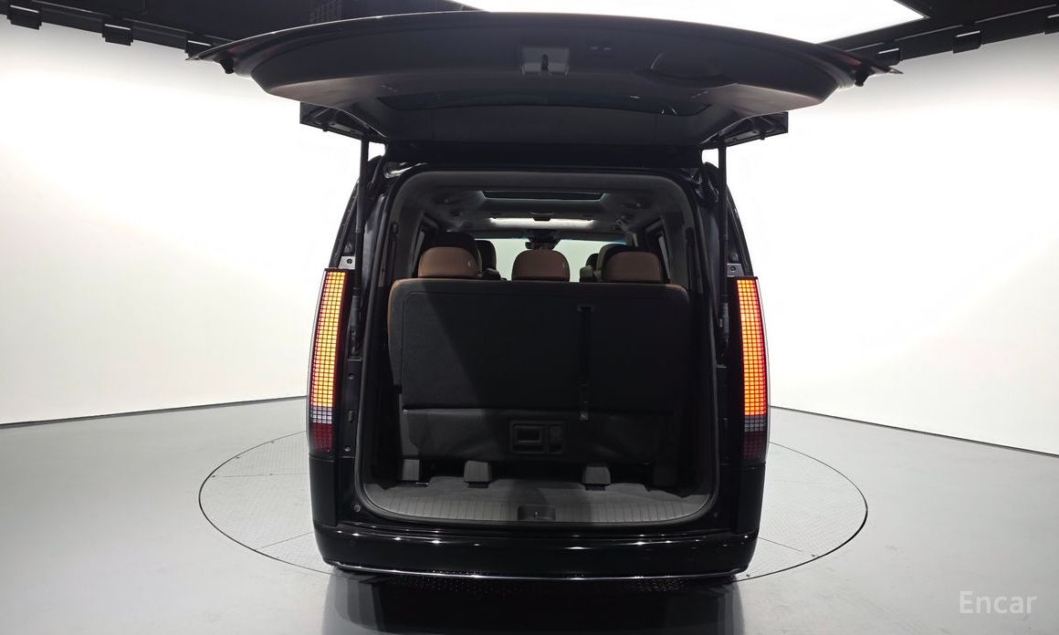 2022 Hyundai Staria  4WD Lounge 9-Seater Inspiration с пробегом 77 762 км