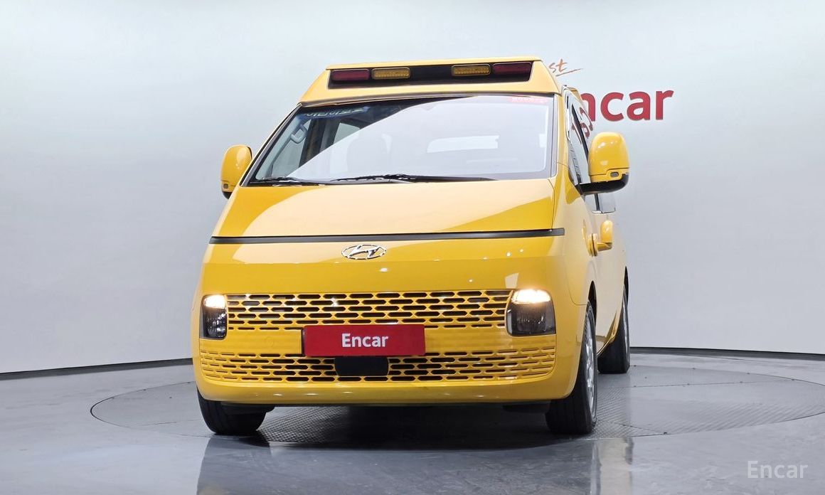 2022 Hyundai Staria  L3.5  Kinder Safety Car 15-Seater с пробегом 48 210 км