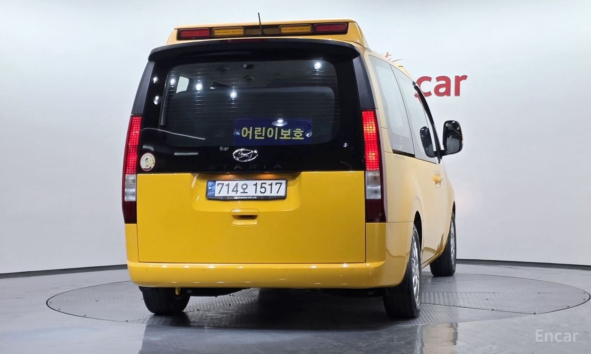 2022 Hyundai Staria  L3.5  Kinder Safety Car 15-Seater с пробегом 48 210 км