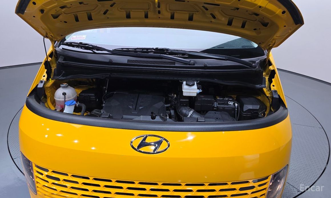 2022 Hyundai Staria  L3.5  Kinder Safety Car 15-Seater с пробегом 48 210 км