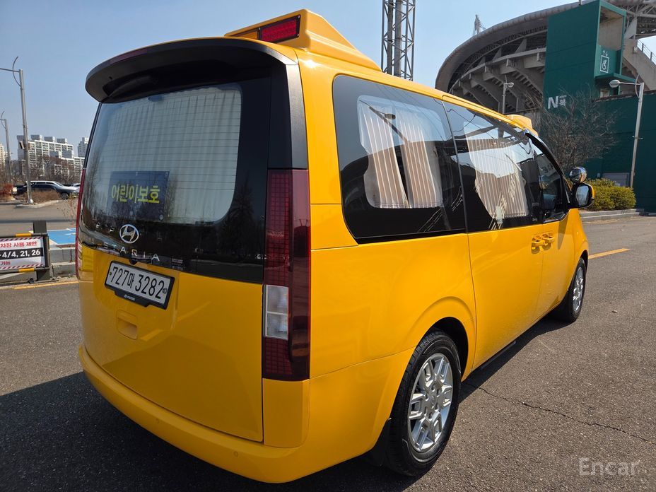 2022 Hyundai Staria  L3.5  Kinder Safety Car 15-Seater с пробегом 106 041 км
