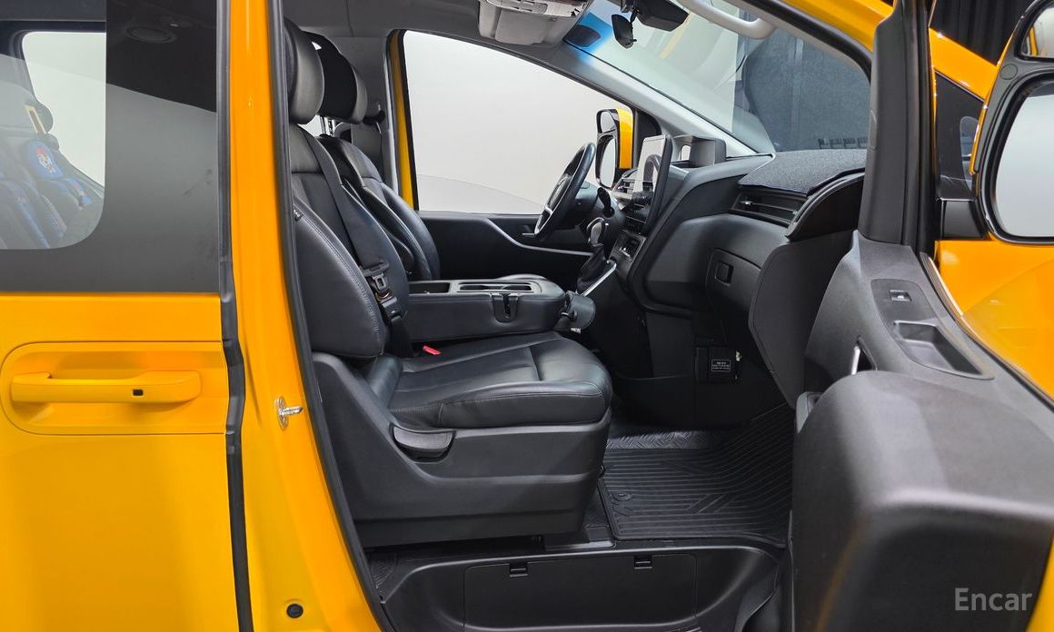 2022 Hyundai Staria  L3.5  Kinder Safety Car 15-Seater с пробегом 48 210 км