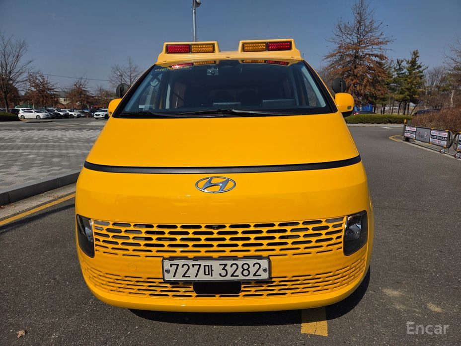 2022 Hyundai Staria  L3.5  Kinder Safety Car 15-Seater с пробегом 106 041 км