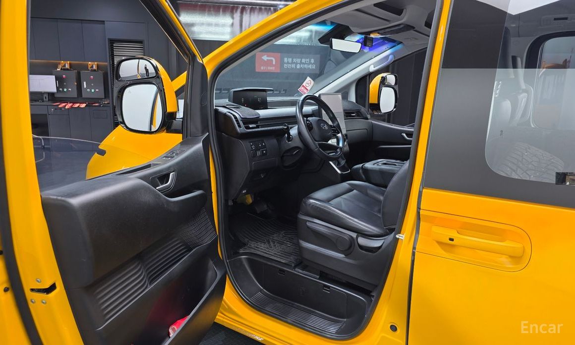 2022 Hyundai Staria  L3.5  Kinder Safety Car 15-Seater с пробегом 48 210 км