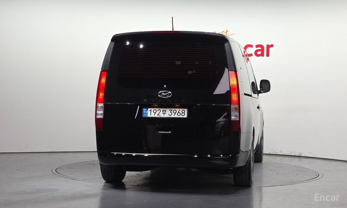 2021 Hyundai Staria  Tourer 9-Seater Modern с пробегом 56 841 км