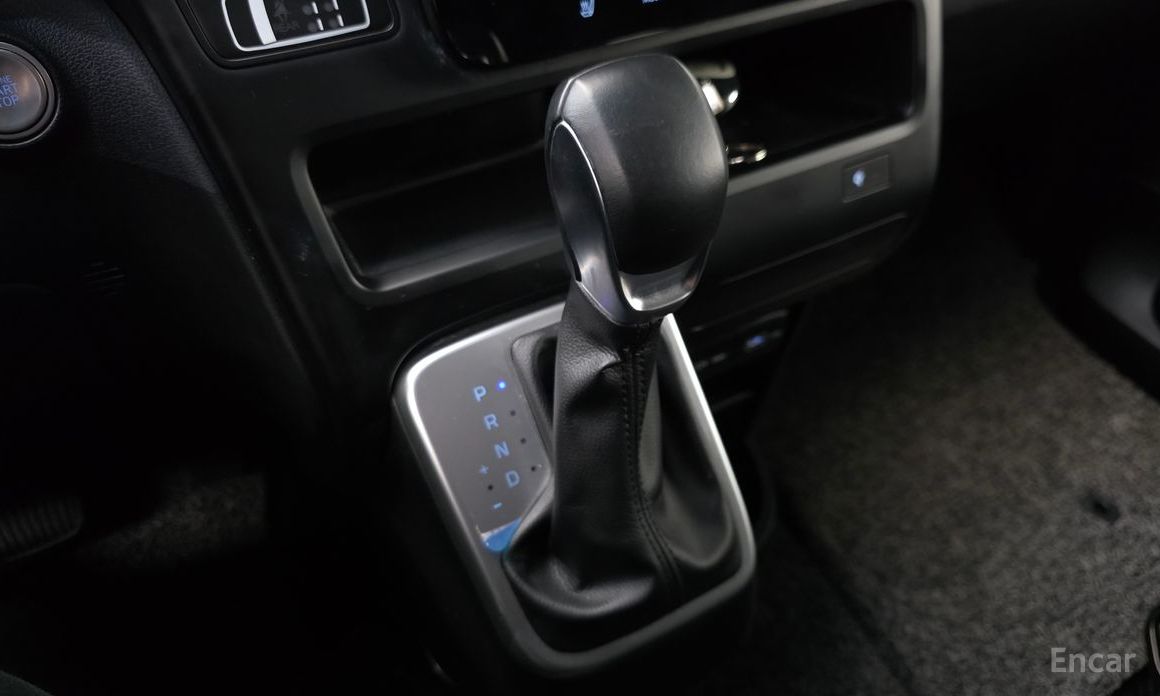 2021 Hyundai Staria  Tourer 9-Seater Modern с пробегом 56 841 км