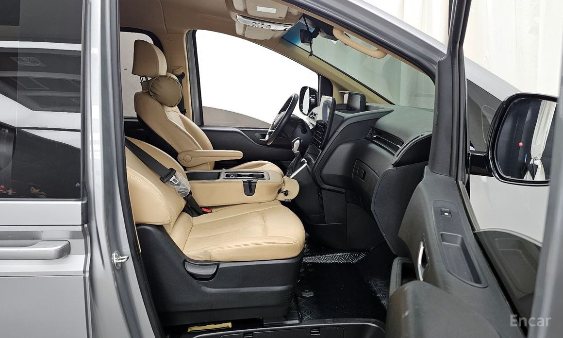 2022 Hyundai Staria  Tourer 9-Seater Modern с пробегом 40 163 км