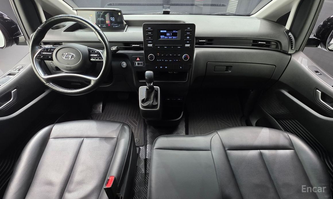 2021 Hyundai Staria  Tourer 9-Seater Modern с пробегом 49 476 км