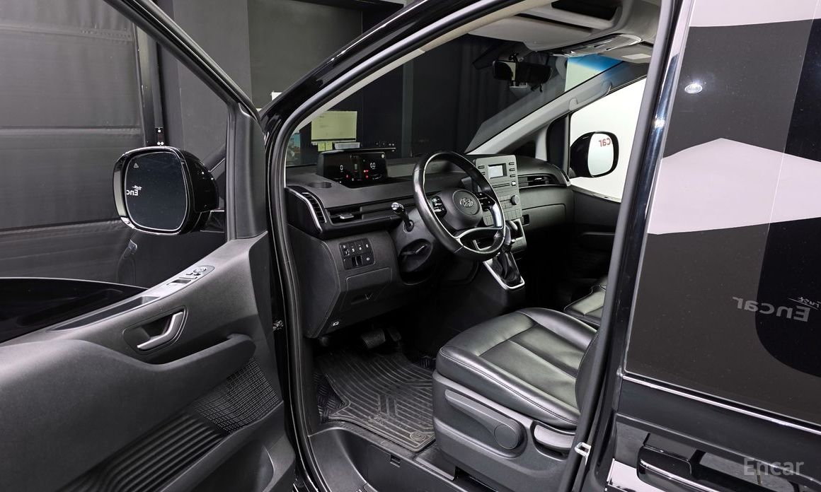 2021 Hyundai Staria  Tourer 9-Seater Modern с пробегом 49 476 км