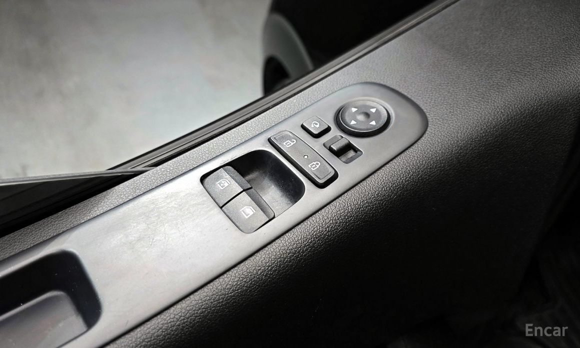 2021 Hyundai Staria  Tourer 9-Seater Modern с пробегом 49 476 км