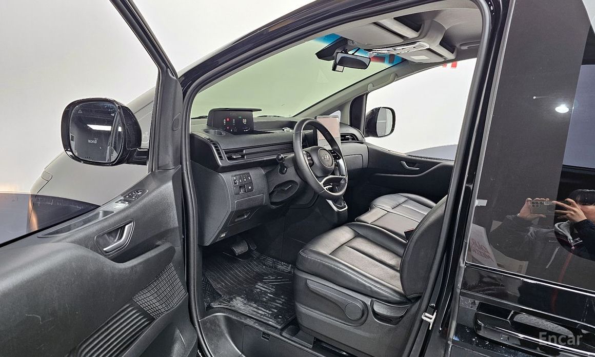 2022 Hyundai Staria  Tourer 9-Seater Modern с пробегом 40 734 км