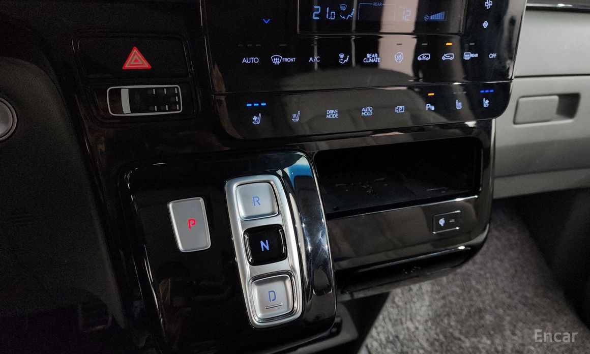 2021 Hyundai Staria  Lounge 9-Seater Inspiration с пробегом 125 766 км
