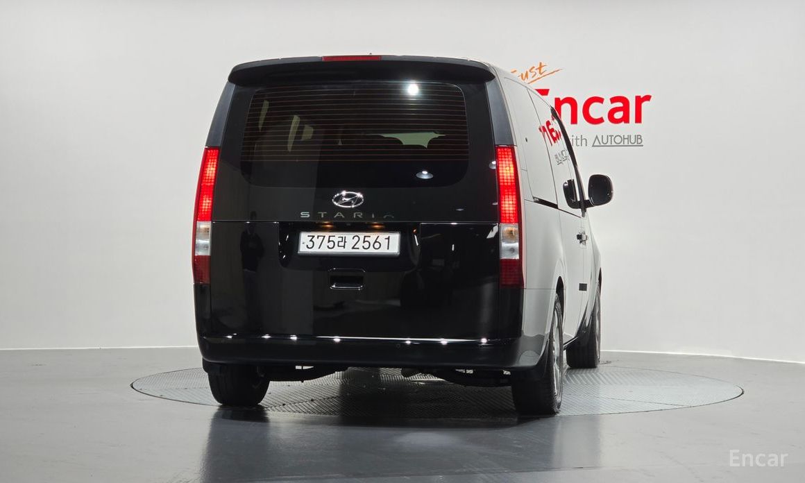2021 Hyundai Staria  Tourer 9-Seater Modern с пробегом 90 248 км