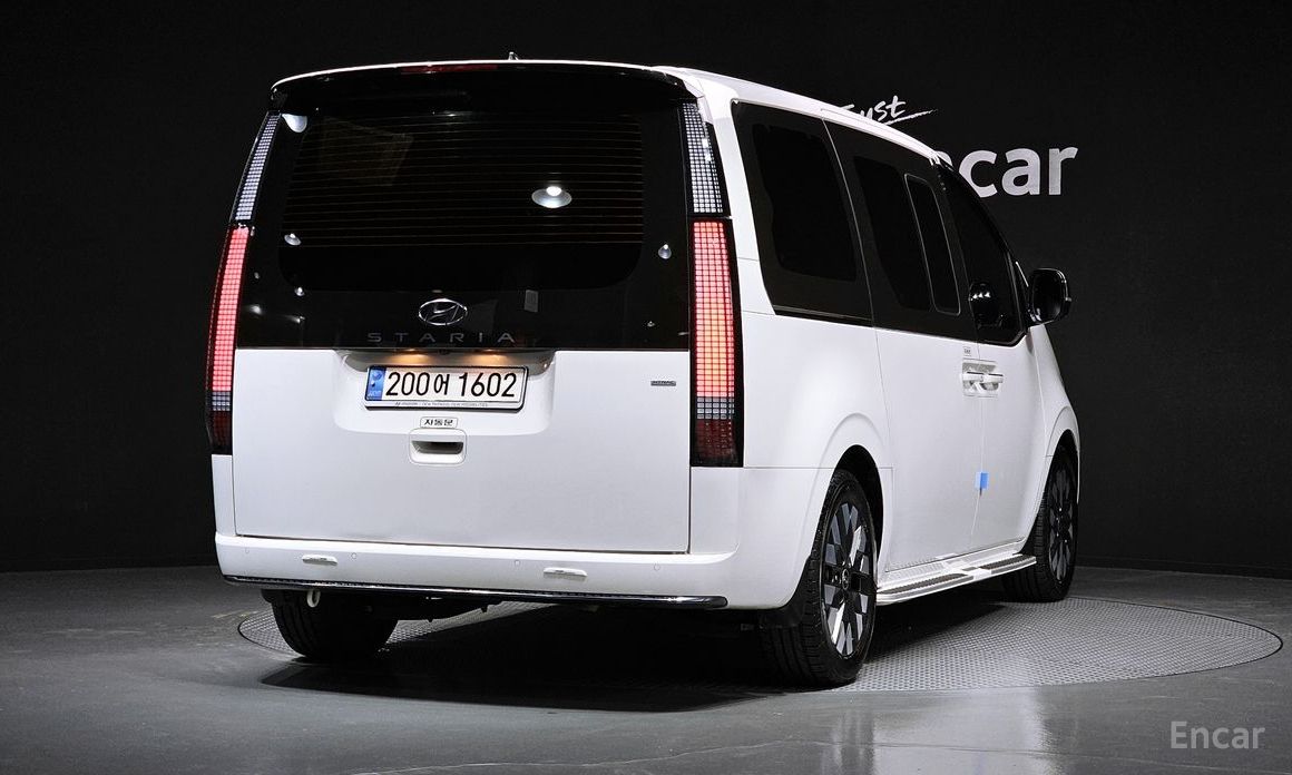 2022 Hyundai Staria  4WD Lounge 7-Seater Inspiration с пробегом 55 001 км