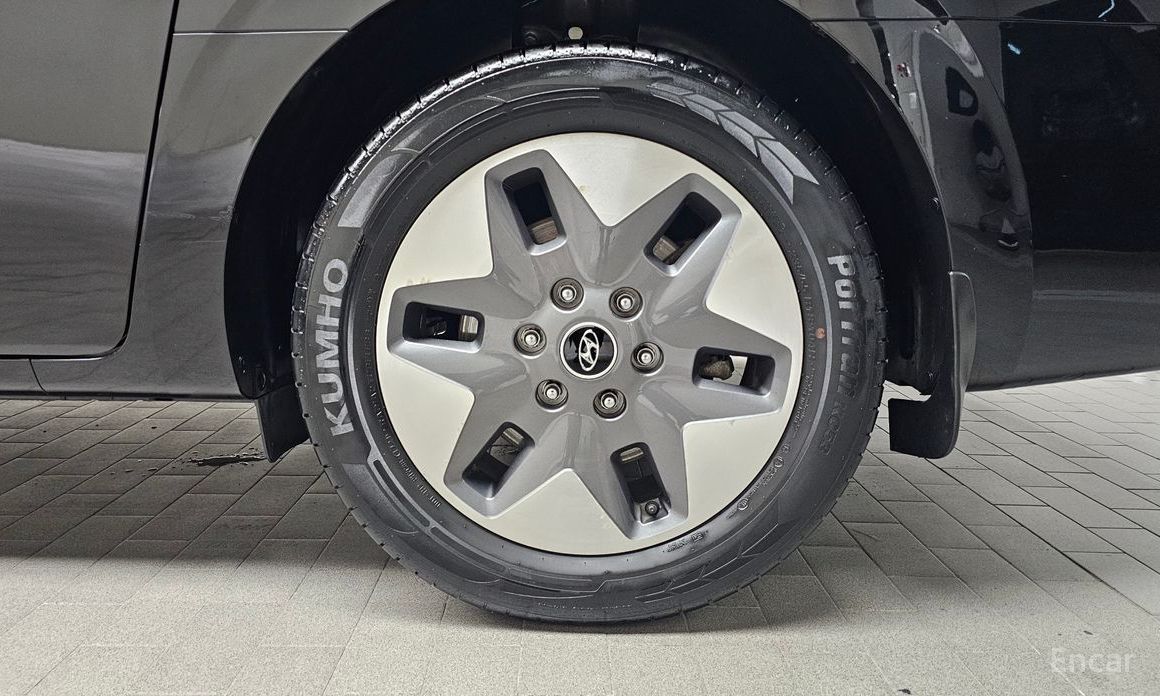 2021 Hyundai Staria  Tourer 9-Seater Modern с пробегом 90 248 км