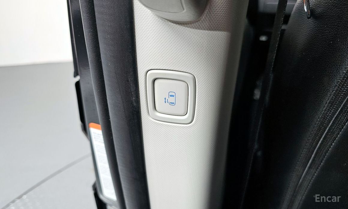2022 Hyundai Staria  Tourer 9-Seater Modern с пробегом 40 734 км