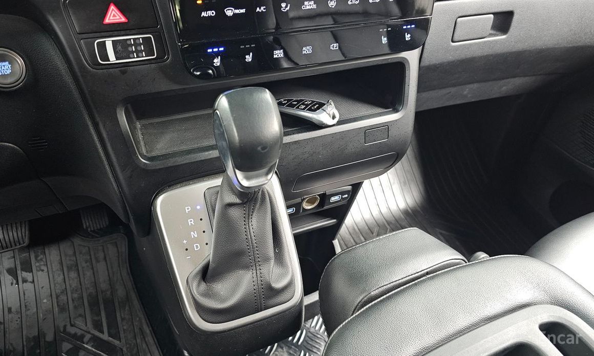 2021 Hyundai Staria  Tourer 9-Seater Modern с пробегом 90 248 км