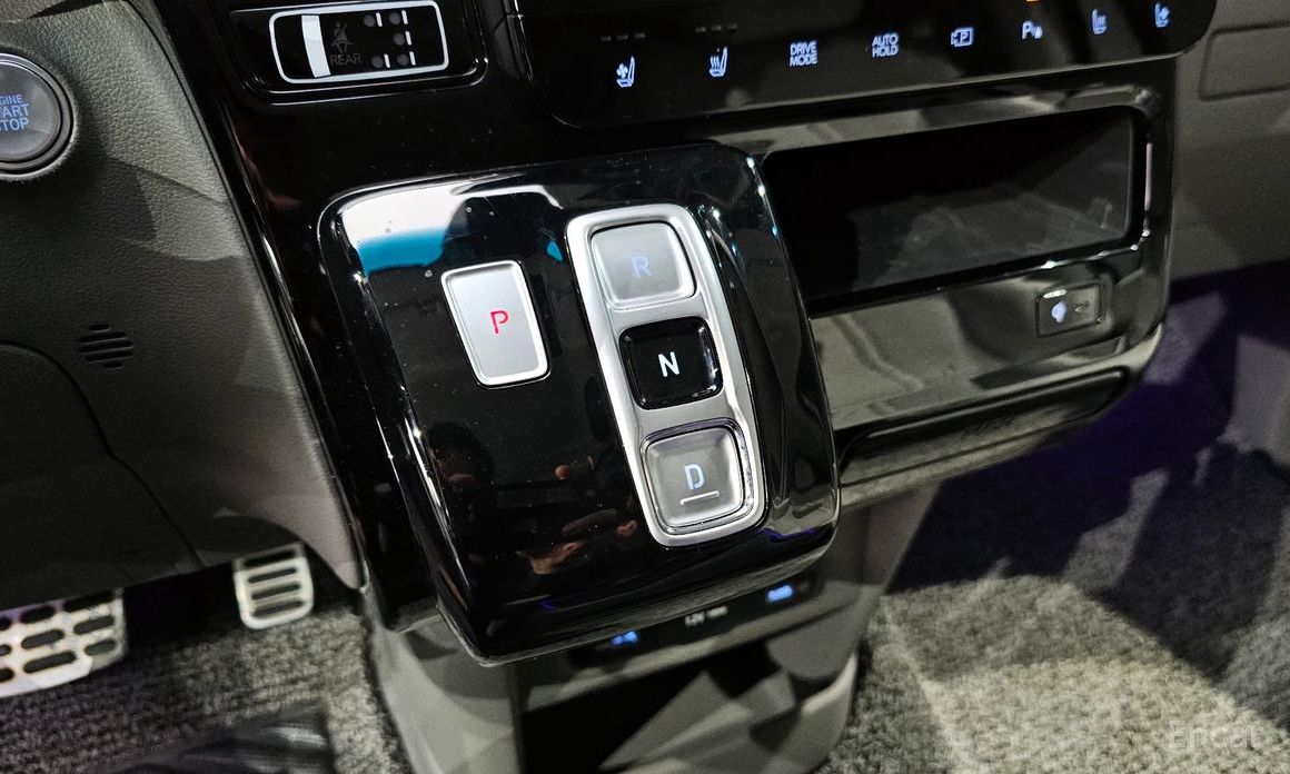 2022 Hyundai Staria  4WD Lounge 7-Seater Inspiration с пробегом 55 001 км