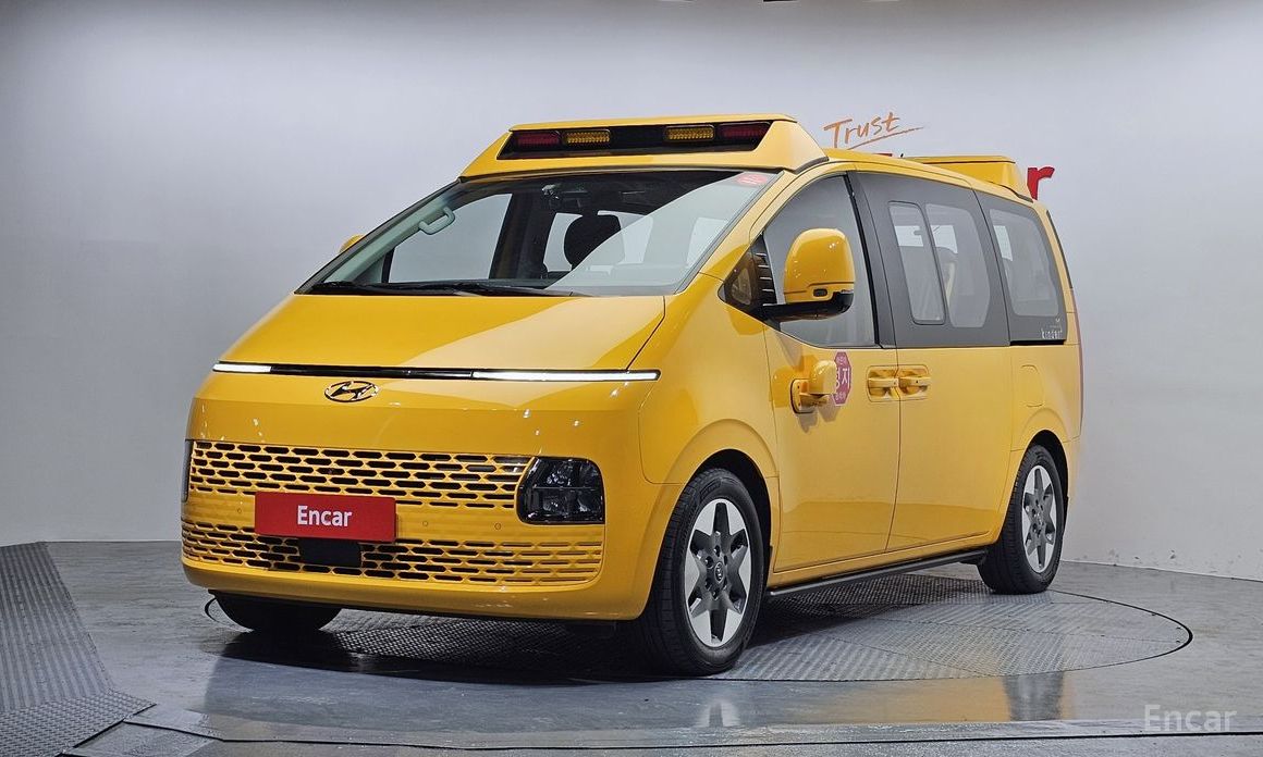 2021 Hyundai Staria  L3.5  Kinder Safety Car 15-Seater с пробегом 33 193 км
