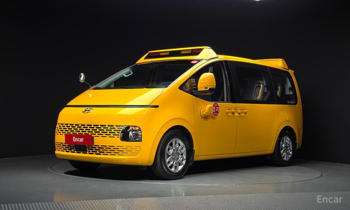 2022 Hyundai Staria  L3.5  Kinder Safety Car 15-Seater с пробегом 38 274 км