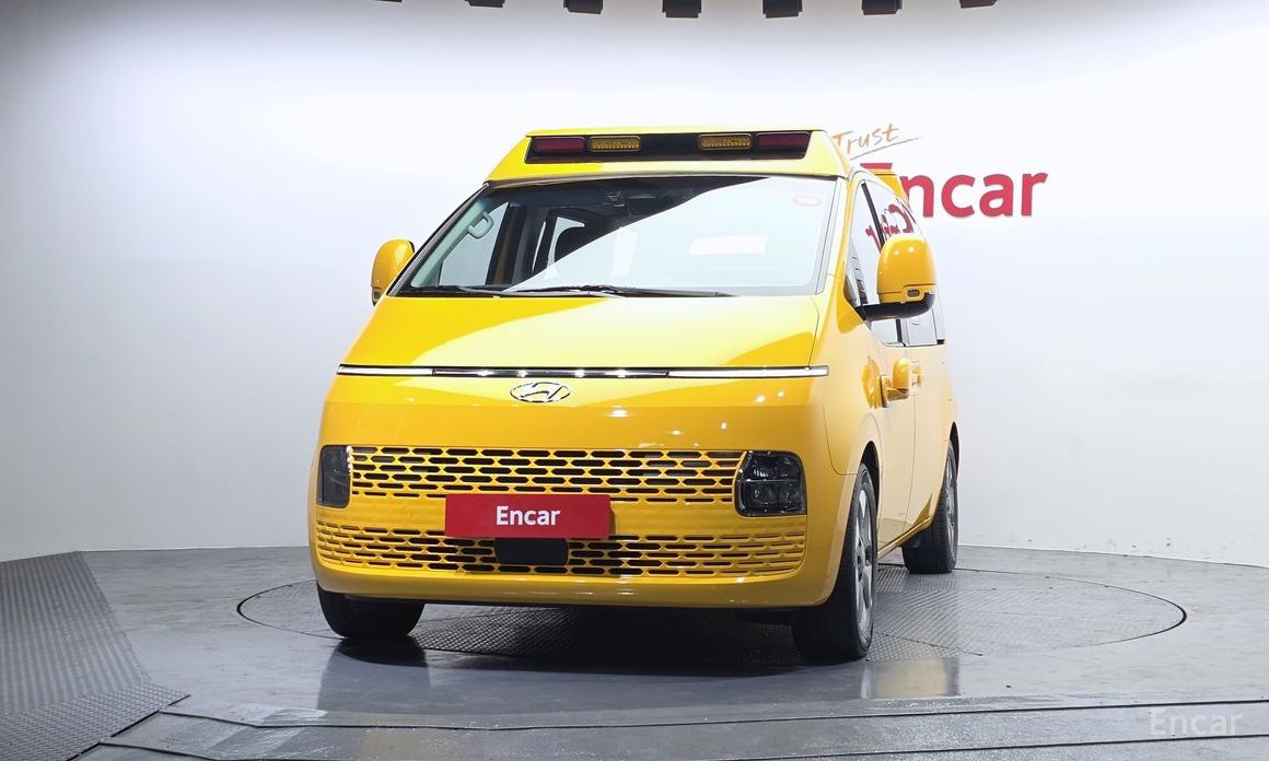 2022 Hyundai Staria  L3.5  Kinder Safety Car 15-Seater с пробегом 44 503 км
