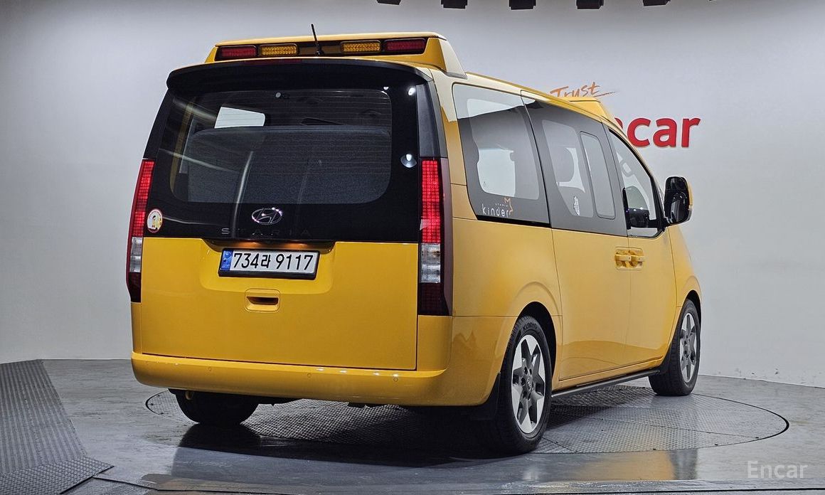 2021 Hyundai Staria  L3.5  Kinder Safety Car 15-Seater с пробегом 33 193 км