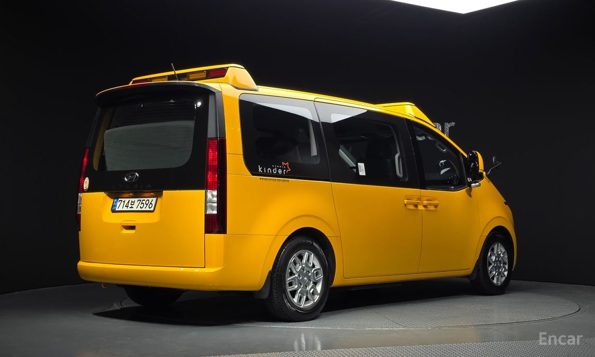 2022 Hyundai Staria  L3.5  Kinder Safety Car 15-Seater с пробегом 38 274 км