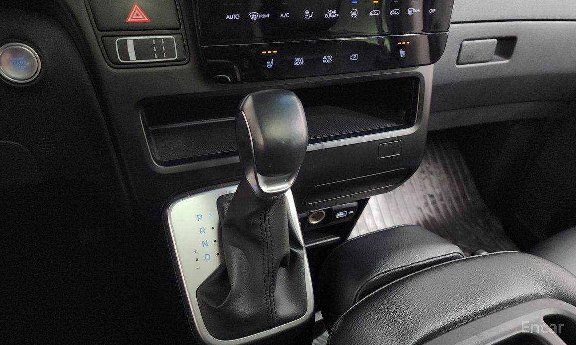 2022 Hyundai Staria  4WD Tourer 9-Seater Modern с пробегом 48 169 км