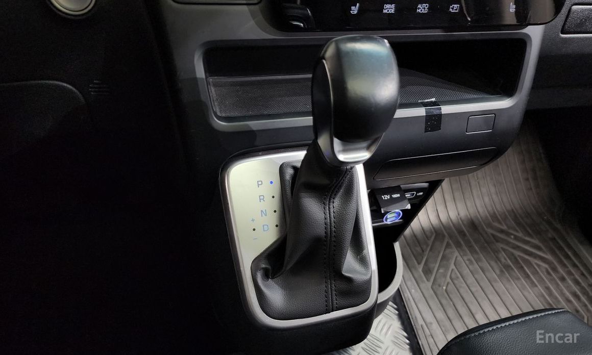 2022 Hyundai Staria  4WD Tourer 9-Seater Modern с пробегом 56 707 км