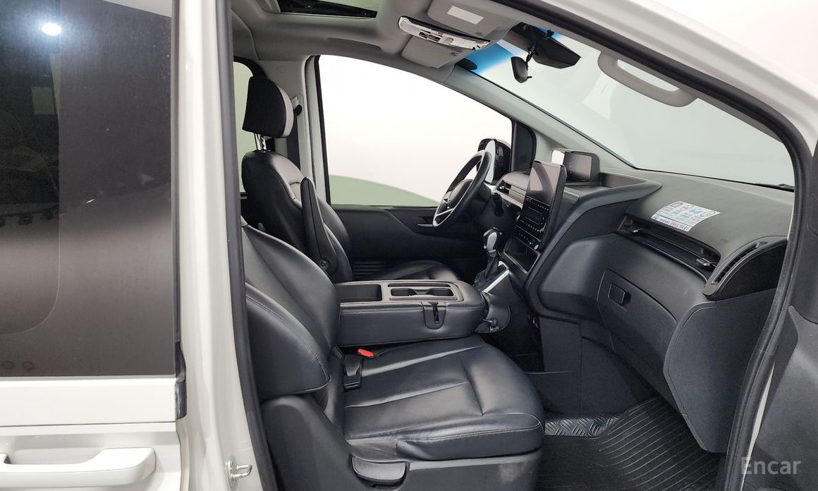 2022 Hyundai Staria  4WD Tourer 9-Seater Modern с пробегом 48 169 км