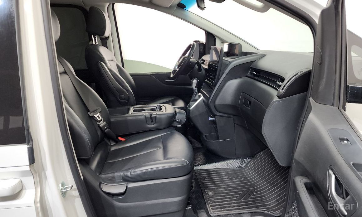 2022 Hyundai Staria  4WD Tourer 9-Seater Modern с пробегом 56 707 км