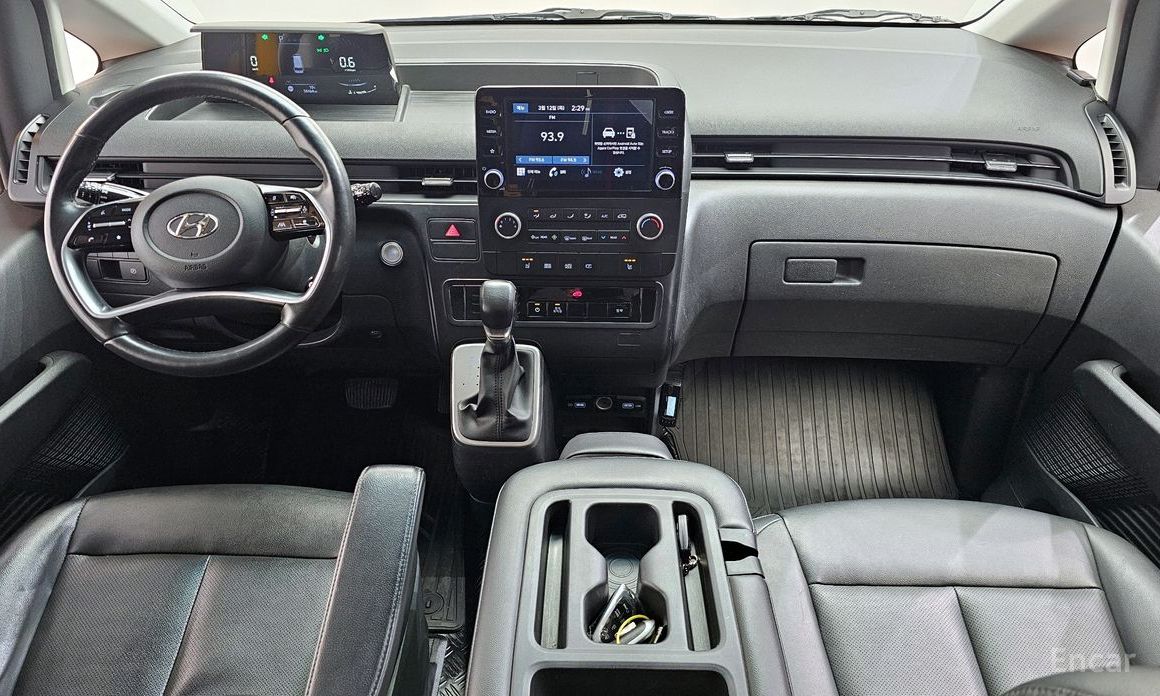 2022 Hyundai Staria  L3.5  Kinder Safety Car 15-Seater с пробегом 58 464 км