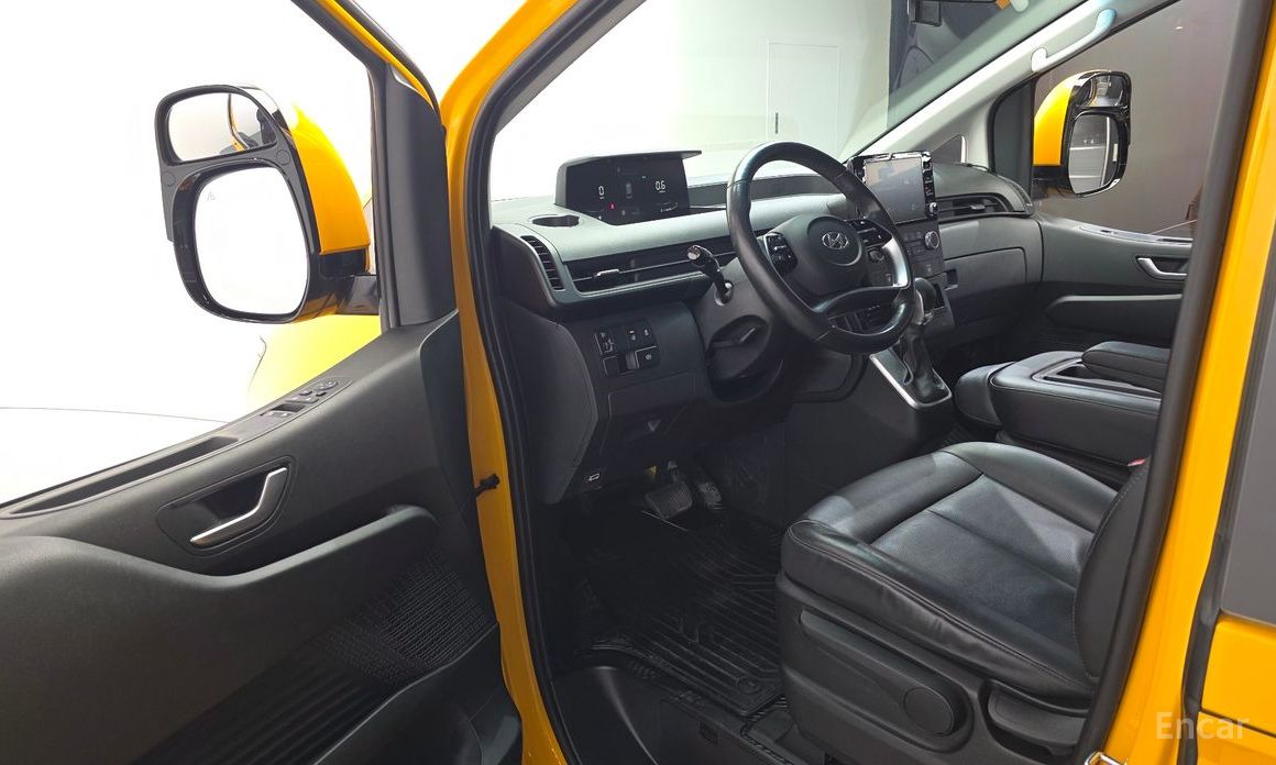 2022 Hyundai Staria  L3.5  Kinder Safety Car 15-Seater с пробегом 44 503 км