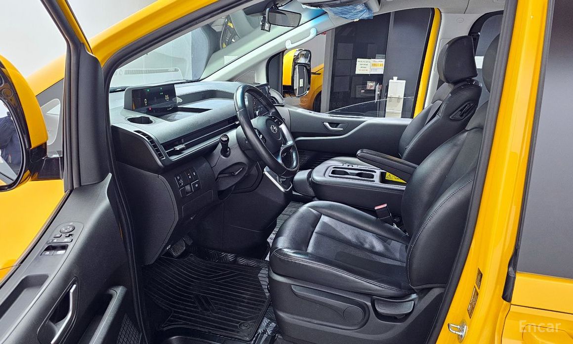 2022 Hyundai Staria  L3.5  Kinder Safety Car 15-Seater с пробегом 58 464 км