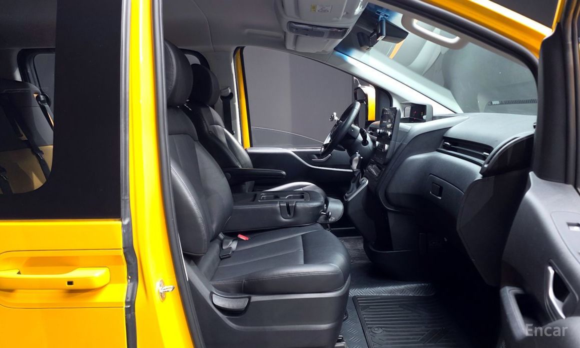 2022 Hyundai Staria  L3.5  Kinder Safety Car 15-Seater с пробегом 38 274 км