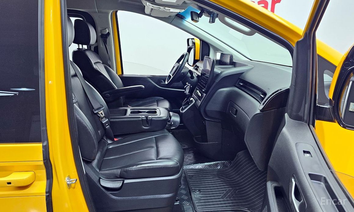 2021 Hyundai Staria  L3.5  Kinder Safety Car 15-Seater с пробегом 33 193 км