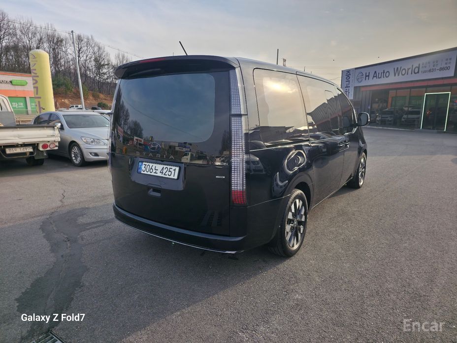 2021 Hyundai Staria  4WD Lounge 9-Seater Inspiration с пробегом 31 899 км