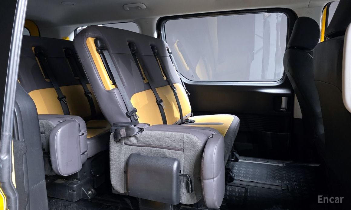 2022 Hyundai Staria  L3.5  Kinder Safety Car 15-Seater с пробегом 38 274 км